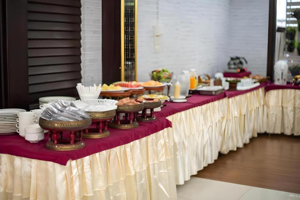 Phoomthai Garden Hotel Phrae Exterior photo