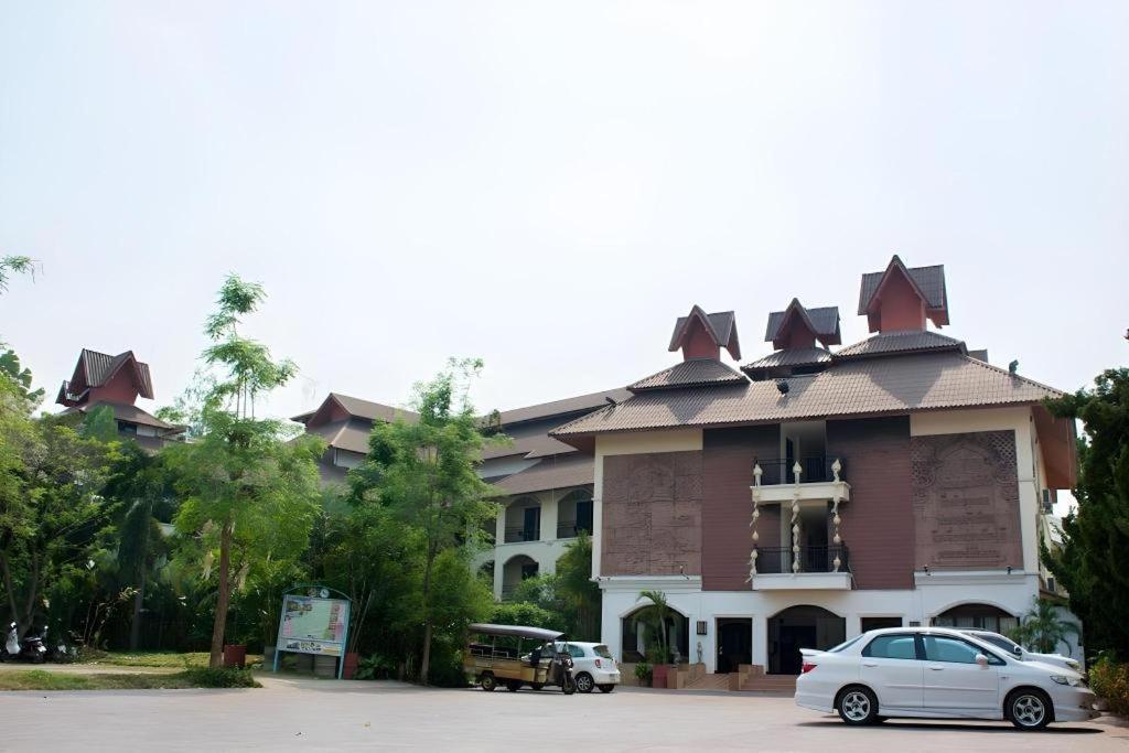 Phoomthai Garden Hotel Phrae Exterior photo
