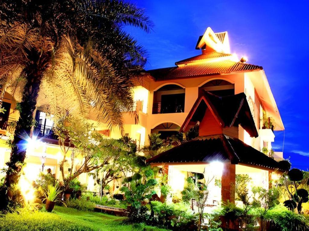 Phoomthai Garden Hotel Phrae Exterior photo